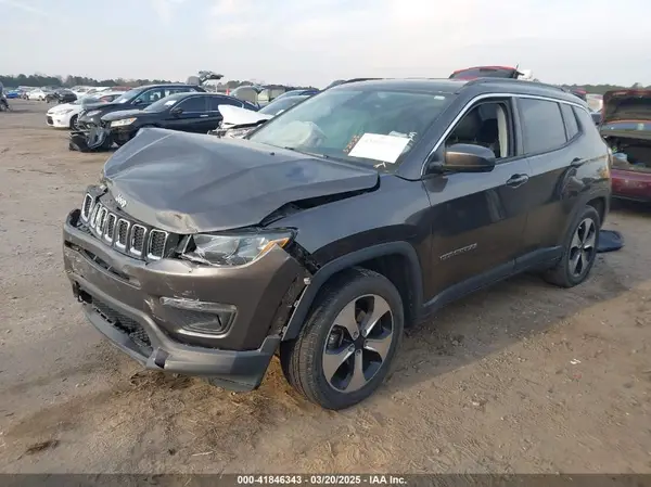 3C4NJCBB3JT182137 2018 JEEP COMPASS - Image 2