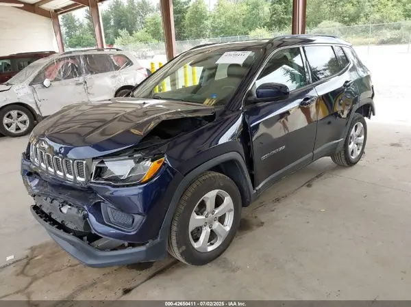 3C4NJCBB3JT204766 2018 JEEP COMPASS - Image 2
