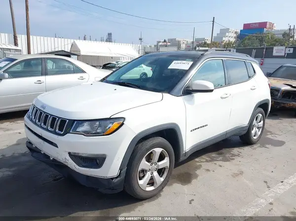 3C4NJCBB3JT226668 2018 JEEP COMPASS - Image 2