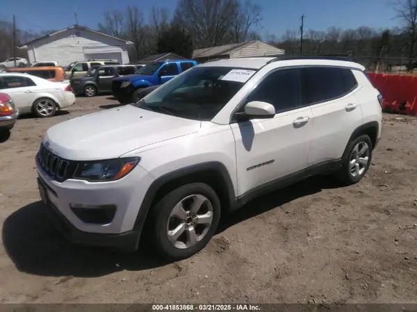 3C4NJCBB3JT227044 2018 JEEP COMPASS - Image 2