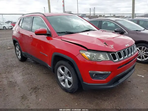 3C4NJCBB3JT227092 2018 JEEP COMPASS - Image 1