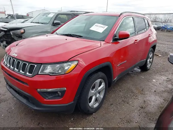 3C4NJCBB3JT227092 2018 JEEP COMPASS - Image 2
