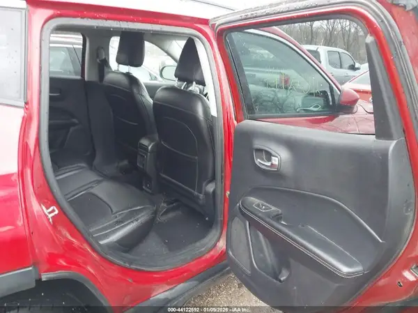 3C4NJCBB3JT227092 2018 JEEP COMPASS - Image 8