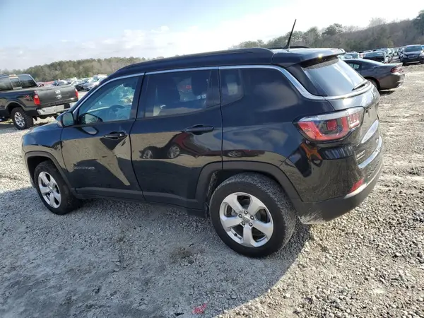 3C4NJCBB3JT227643 2018 JEEP COMPASS - Image 2