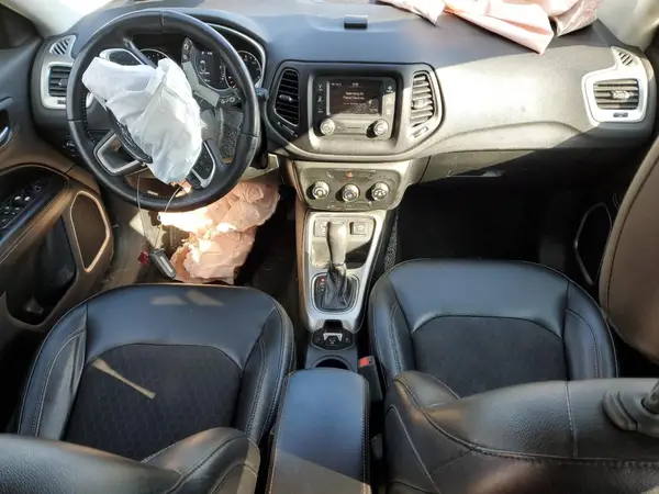 3C4NJCBB3JT227643 2018 JEEP COMPASS - Image 8