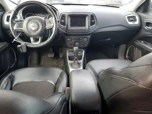 3C4NJCBB3JT240991 2018 JEEP COMPASS - Image 8