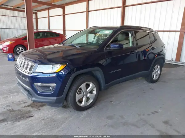 3C4NJCBB3JT267639 2018 JEEP COMPASS - Image 2