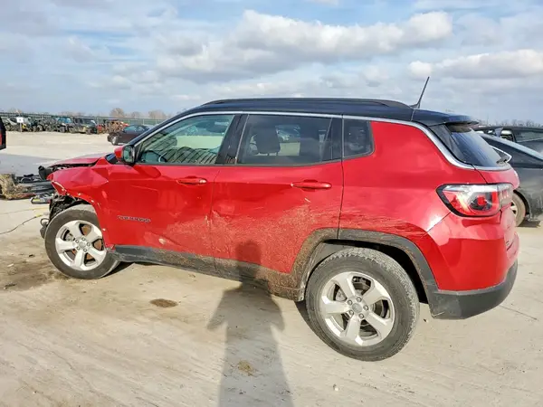 3C4NJCBB3JT267897 2018 JEEP COMPASS - Image 2