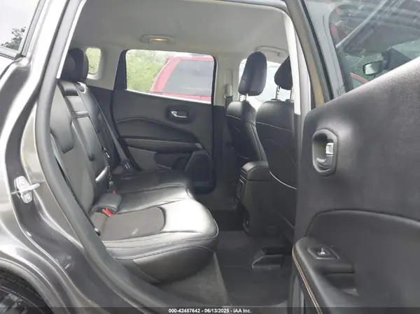 3C4NJCBB3JT268094 2018 JEEP COMPASS - Image 8