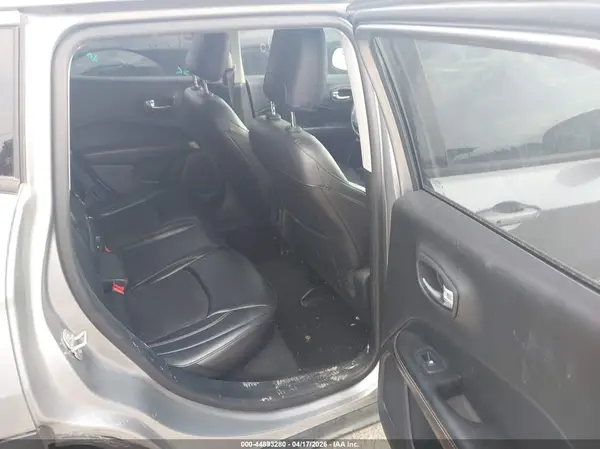3C4NJCBB3JT272369 2018 JEEP COMPASS - Image 8