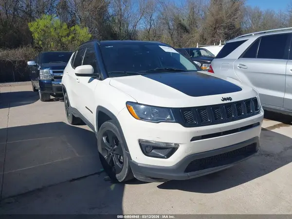 3C4NJCBB3JT318296 2018 JEEP COMPASS - Image 1