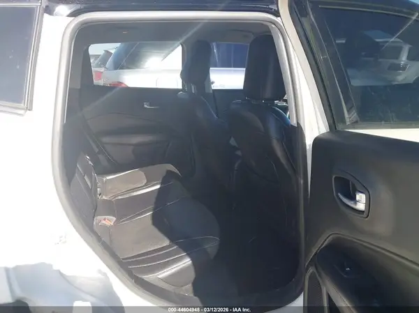 3C4NJCBB3JT318296 2018 JEEP COMPASS - Image 8