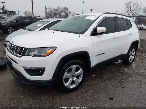 3C4NJCBB3JT356174 2018 JEEP COMPASS - Image 2