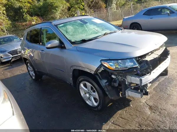 3C4NJCBB3JT362489 2018 JEEP COMPASS - Image 1