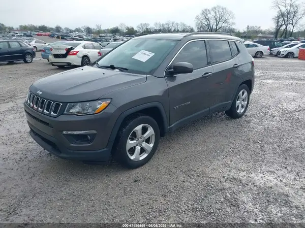 3C4NJCBB3JT377011 2018 JEEP COMPASS - Image 2