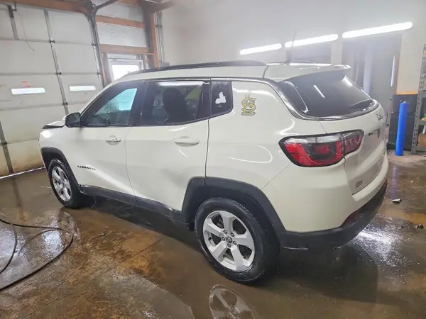 3C4NJCBB3JT377056 2018 JEEP COMPASS - Image 2