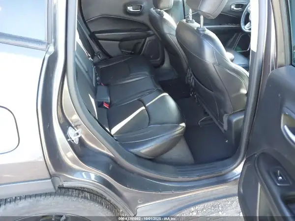 3C4NJCBB3JT409536 2018 JEEP COMPASS - Image 8