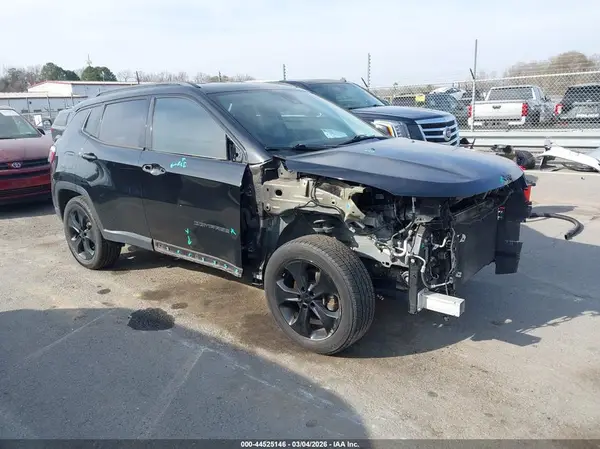 3C4NJCBB3JT409844 2018 JEEP COMPASS - Image 1