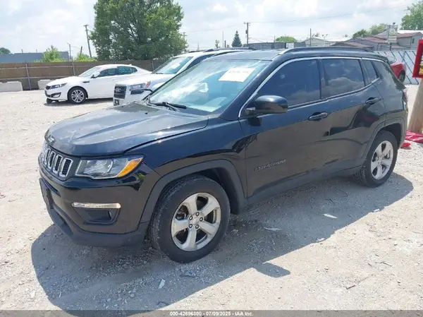3C4NJCBB3JT411464 2018 JEEP COMPASS - Image 2