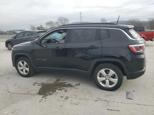 3C4NJCBB3JT420682 2018 JEEP COMPASS - Image 2