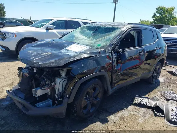 3C4NJCBB3JT438583 2018 JEEP COMPASS - Image 2