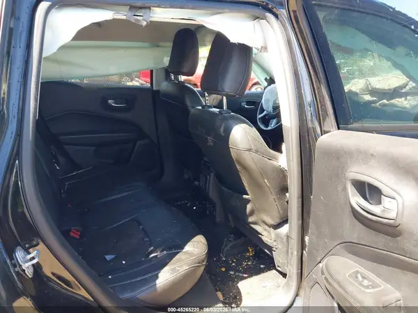 3C4NJCBB3JT438583 2018 JEEP COMPASS - Image 8