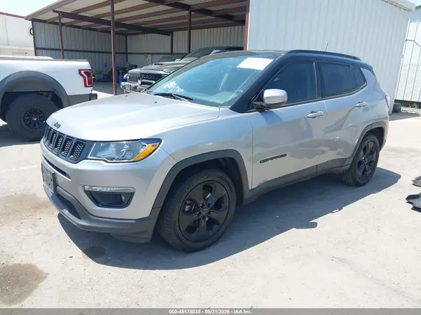 3C4NJCBB3JT460907 2018 JEEP COMPASS - Image 2
