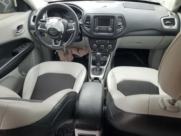 3C4NJCBB3JT466139 2018 JEEP COMPASS - Image 8