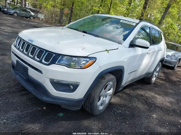 3C4NJCBB3JT487041 2018 JEEP COMPASS - Image 2