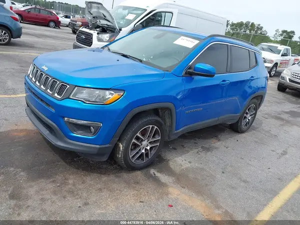3C4NJCBB3JT488075 2018 JEEP COMPASS - Image 2