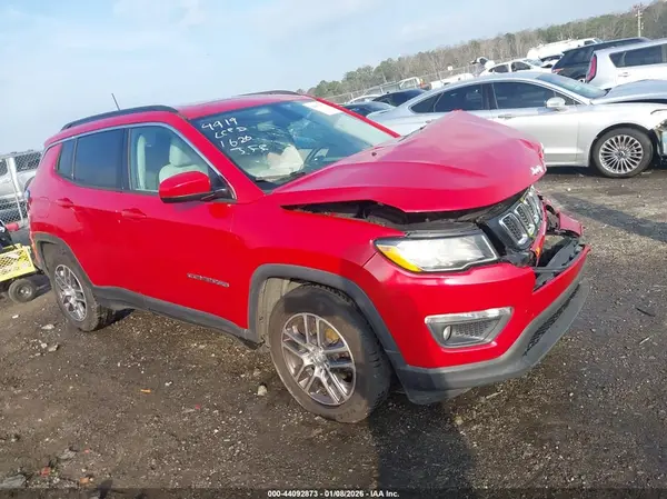 3C4NJCBB3KT654919 2019 JEEP COMPASS - Image 1