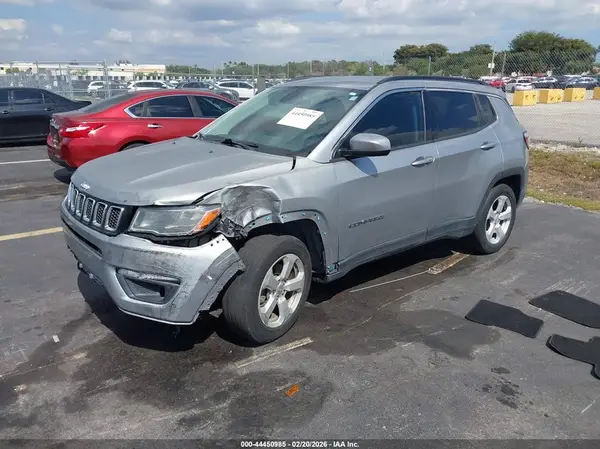 3C4NJCBB3KT655147 2019 JEEP COMPASS - Image 2