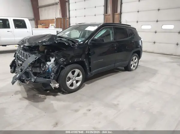 3C4NJCBB3KT658212 2019 JEEP COMPASS - Image 2