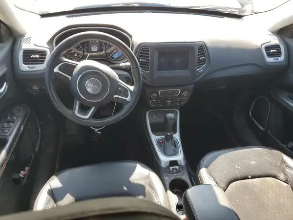 3C4NJCBB3KT679481 2019 JEEP COMPASS - Image 8