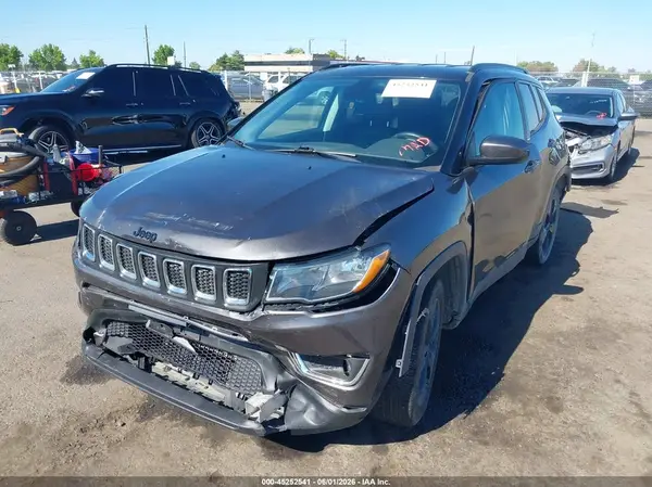 3C4NJCBB3KT726928 2019 JEEP COMPASS - Image 2