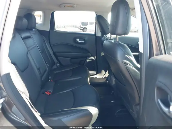 3C4NJCBB3KT726928 2019 JEEP COMPASS - Image 8