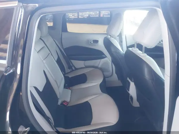 3C4NJCBB3KT743051 2019 JEEP COMPASS - Image 8