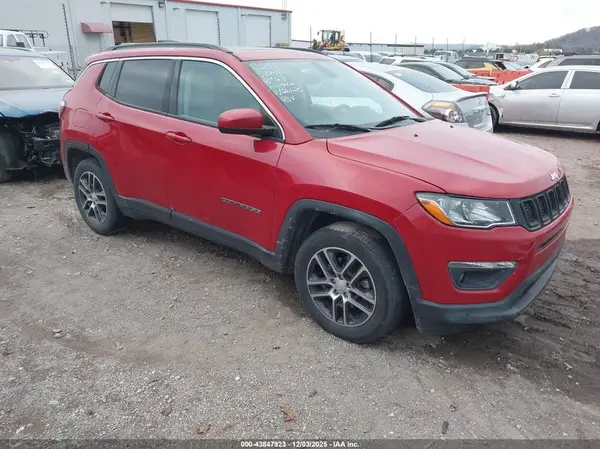 3C4NJCBB3KT743678 2019 JEEP COMPASS - Image 1