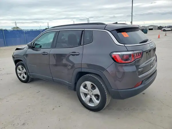 3C4NJCBB3KT819903 2019 JEEP COMPASS - Image 2