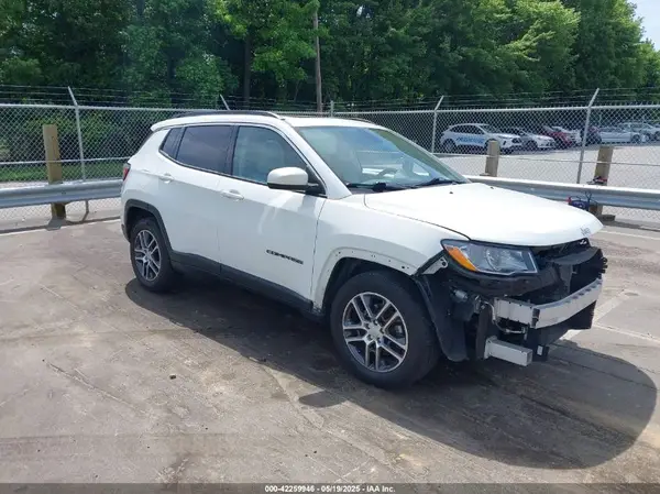 3C4NJCBB3KT832263 2019 JEEP COMPASS - Image 1