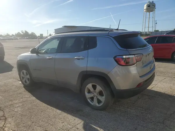 3C4NJCBB3KT852206 2019 JEEP COMPASS - Image 2