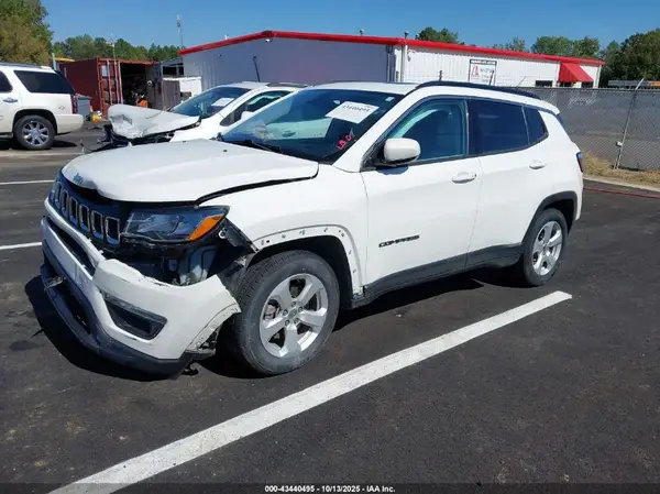 3C4NJCBB3LT212479 2020 JEEP COMPASS - Image 2