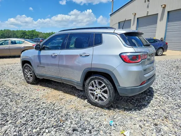 3C4NJCBB3LT243103 2020 JEEP COMPASS - Image 2