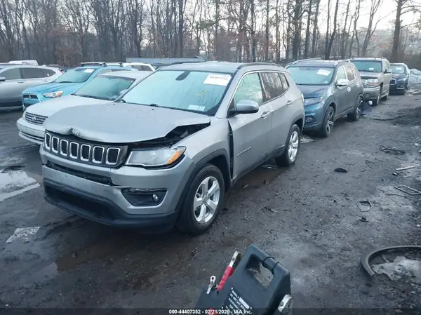 3C4NJCBB3MT509947 2021 JEEP COMPASS - Image 2
