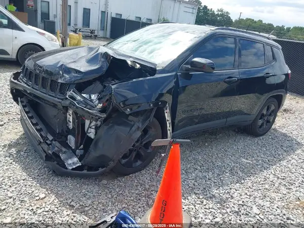 3C4NJCBB3MT567718 2021 JEEP COMPASS - Image 2