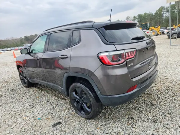 3C4NJCBB3MT587239 2021 JEEP COMPASS - Image 2