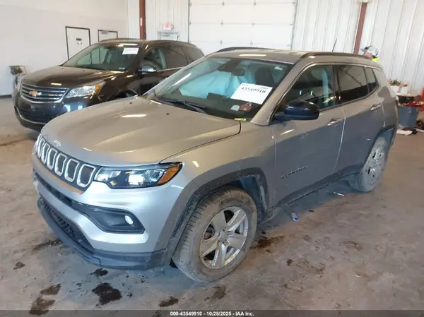 3C4NJCBB3NT145854 2022 JEEP COMPASS - Image 2
