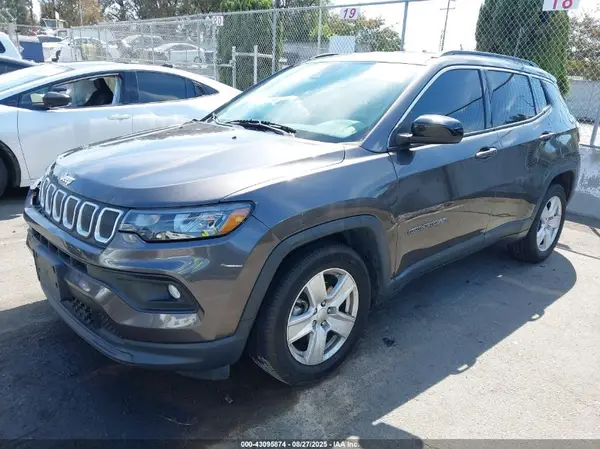3C4NJCBB3NT155963 2022 JEEP COMPASS - Image 2