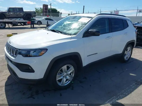 3C4NJCBB3NT156076 2022 JEEP COMPASS - Image 2