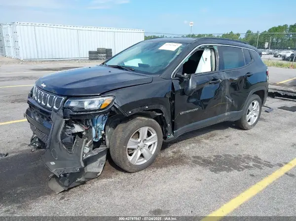 3C4NJCBB3NT188283 2022 JEEP COMPASS - Image 2